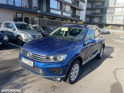 Second-hand VW Touareg 204 CP (150 kW) 2015 Albastru SUV