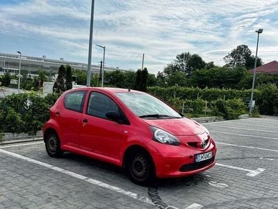Rosu Utilizat 2008 Toyota Aygo Hatchback | 2.950 EUR