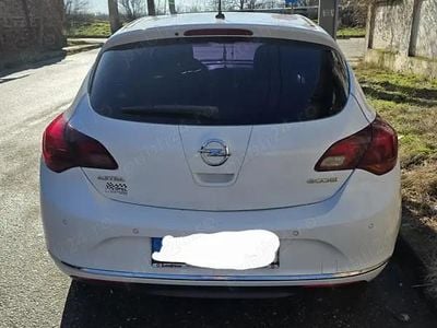 Alb Second-hand 2015 Opel Astra Hatchback | 4.200 EUR (Preț bun)