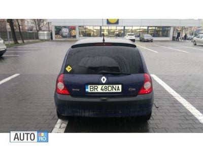 Second-hand Renault Clio II 62 CP (45 kW) 2002 Albastru Hatchback