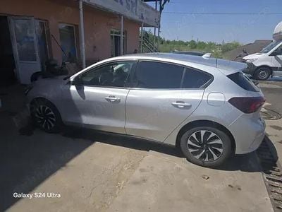 Argintiu Utilizat 2024 Ford Focus Hatchback | 4.950 EUR