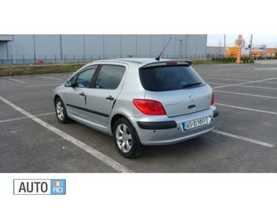 Gri Utilizat 2005 Peugeot 307 Hatchback | 3.500 EUR (Puțin scump)