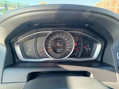 Alb Utilizat 2016 Volvo XC60 SUV | 14.500 EUR (Preț OK)