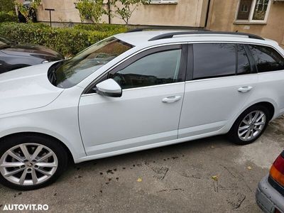 second-hand Skoda Octavia Combi Diesel 2.0 TDI DSG Style