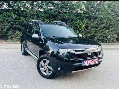 Culoarenegru Utilizat 2013 Dacia Duster Lauréate SUV | 5.490 EUR (Preț bun)