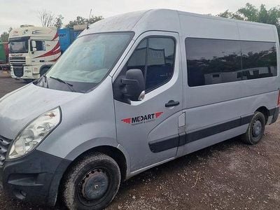 Second-hand Renault Master 163 CP (119 kW) 2012 Culoareargint Monovolum