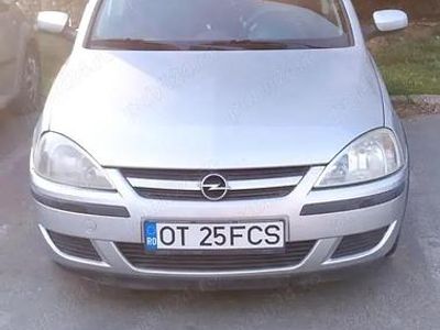 Gri Utilizat 2004 Opel Corsa Hatchback | 1.000 EUR