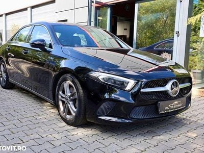 Culoarenegru Utilizat 2020 Mercedes A200 Edition Berlinǎ | 20.800 EUR (Preț bun)