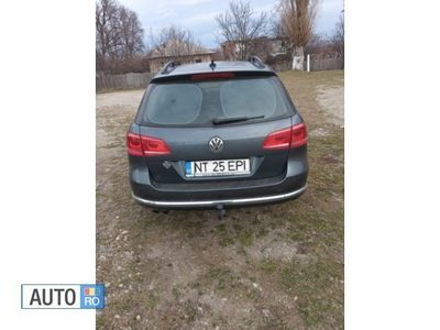 Second-hand VW Passat Edition 140 CP (102 kW) 2014 Gri Break
