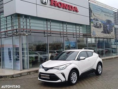 Second-hand Toyota C-HR 122 CP (89 kW) 2021 Culoarealb SUV