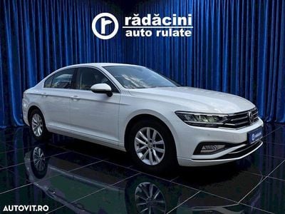 Alb Utilizat 2020 VW Passat Comfortline Berlinǎ | 16.500 EUR (Preț bun)