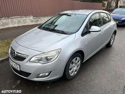 Second-hand Opel Astra Edition 95 CP (69 kW) 2011 Culoaregri Hatchback