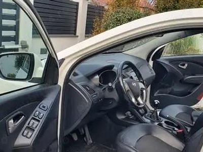 Alb Utilizat 2012 Hyundai ix35 SUV | 6.200 EUR (Super Preț)