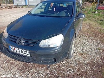 Culoarenegru Utilizat 2005 VW Golf Comfortline Berlinǎ | 5.000 EUR