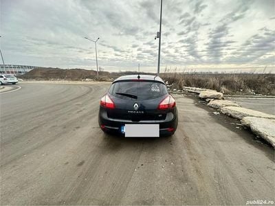 Gri Utilizat 2014 Renault Mégane III Hatchback | 3.500 EUR (Super Preț)