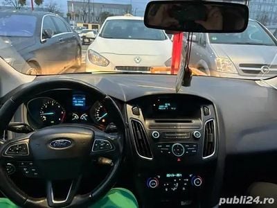 Gri Utilizat 2015 Ford Focus Hatchback | 5.000 EUR (Preț bun)