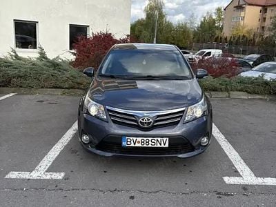 Second-hand Toyota Avensis 124 CP (91 kW) 2012 Berlinǎ