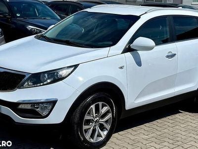 Second-hand Kia Sportage 115 CP (84 kW) 2015 Culoarealb SUV