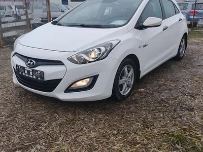 Alb Utilizat 2013 Hyundai i30 Berlinǎ | 4.700 EUR (Preț bun)