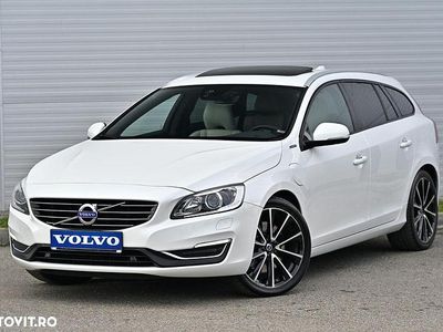 Culoarealb Second-hand 2016 Volvo V60 Summum Break | 10.499 EUR