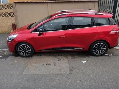 Rosu Utilizat 2016 Renault Clio GrandTour Break | 6.500 EUR (Preț bun)