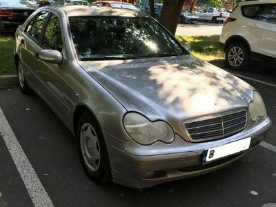 second-hand Mercedes C200 