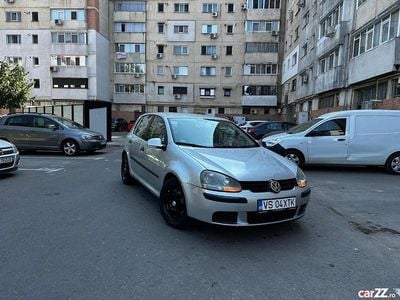 Gri Utilizat 2005 VW Golf V | 2.850 EUR (Scump)