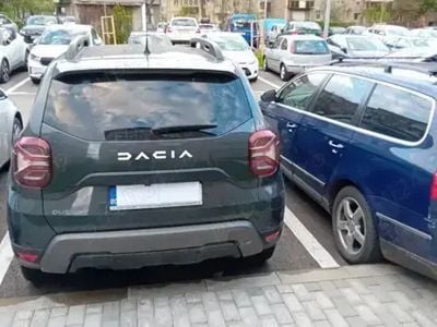 Gri Second-hand 2023 Dacia Duster SUV | 20.000 EUR (Scump)