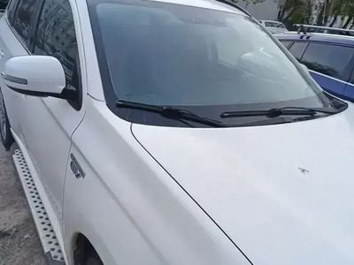 Second-hand Mitsubishi Outlander P-HEV 120 CP (88 kW) 2013 Alb SUV