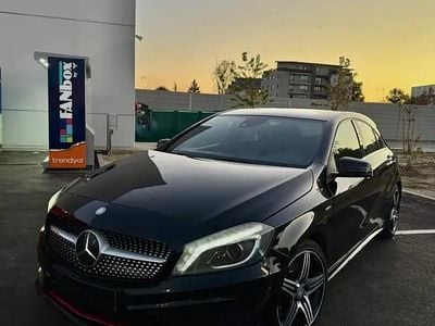 Second-hand Mercedes A250 211 CP (155 kW) 2013 Negru Hatchback
