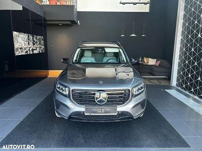 Mercedes GLB220
