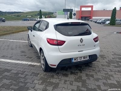 Second-hand Renault Clio IV 75 CP (55 kW) 2016 Alb Hatchback