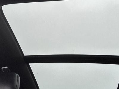 Second-hand Volvo XC90 R-Design 235 CP (172 kW) 2017 Culoarealb SUV