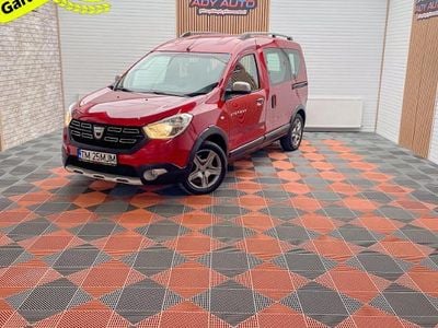 Roșu Utilizat 2019 Dacia Dokker Stepway Monovolum | 12.499 EUR