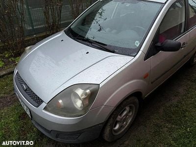 Culoaregri Utilizat 2006 Ford Fiesta Hatchback | 1.250 EUR (Preț bun)