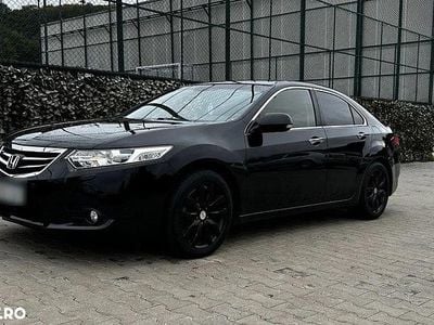 Culoarenegru Utilizat 2014 Honda Accord Executive Berlinǎ | 9.799 EUR