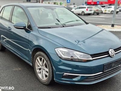 Culoareverde Utilizat 2017 VW Golf VII Highline Hatchback | 16.400 EUR (Scump)