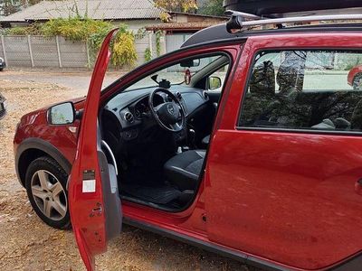 Culoarerosu Utilizat 2015 Dacia Sandero Stepway Hatchback | 7.500 EUR (Preț OK)
