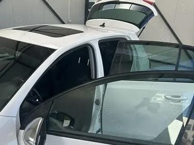 Alb Utilizat 2011 VW Golf VI Style Hatchback | 8.150 EUR (Scump)