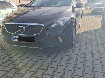Second-hand Volvo V40 150 CP (110 kW) 2017 Culoarenegru Hatchback