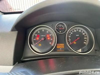 Argintiu Utilizat 2005 Opel Astra Hatchback | 1.700 EUR (Preț OK)