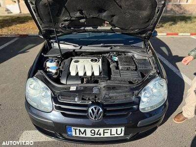 Second-hand VW Golf IV Comfortline 90 CP (66 kW) 2005 Culoarenegru