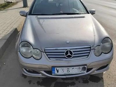 Utilizat 2005 Mercedes 200 Hatchback | 1.950 EUR