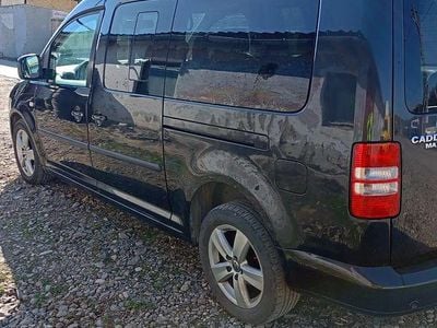 Second-hand VW Caddy 105 CP (77 kW) 2010 Culoarenegru Monovolum