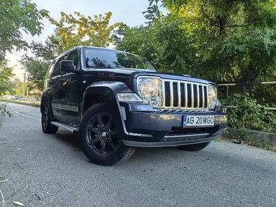 Gri Utilizat 2009 Jeep Cherokee SUV | 9.390 EUR