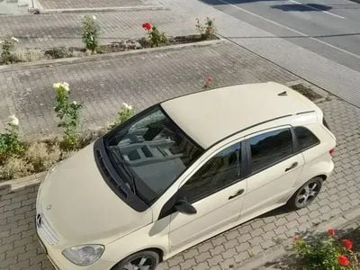 Mercedes B180
