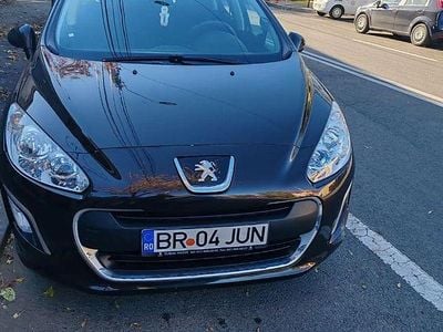 Culoaremaro Second-hand 2012 Peugeot 308 Active Hatchback | 5.500 EUR (Scump)