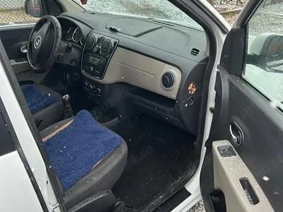 Second-hand 2014 Dacia Lodgy Monovolum | 4.000 EUR