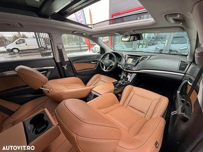 Second-hand Hyundai i40 Premium 141 CP (103 kW) 2016 Culoarealb Break