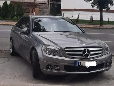Second-hand Mercedes 220 173 CP (127 kW) 2008 Berlinǎ